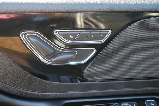 Used 2024 Lincoln Aviator AWD w/ Premium Package image 16
