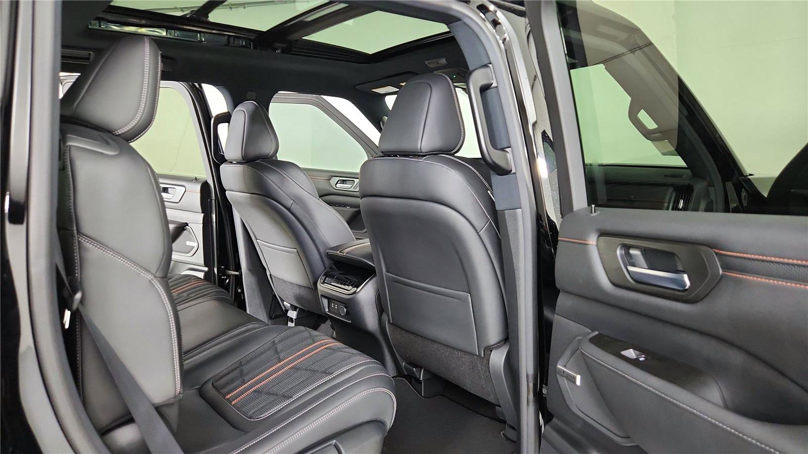 New 2025 Nissan Armada PRO-4X w/ Pro-4X Premium Package image 30