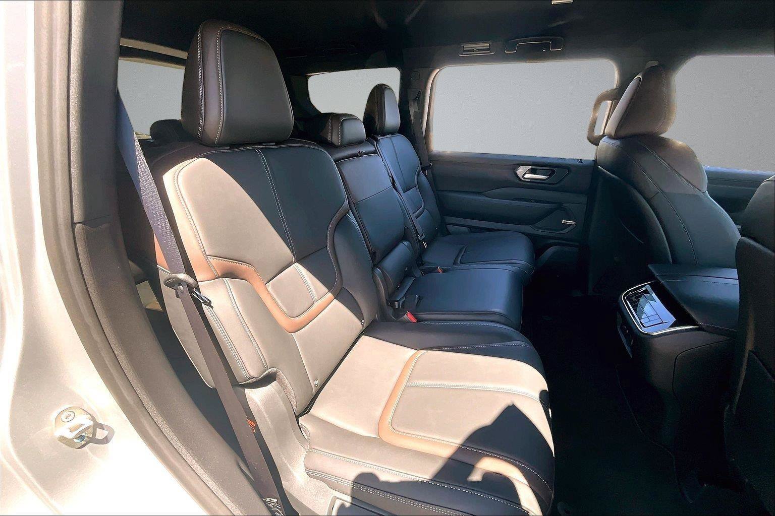 New 2026 Nissan Armada SL AWD/4WD image 11