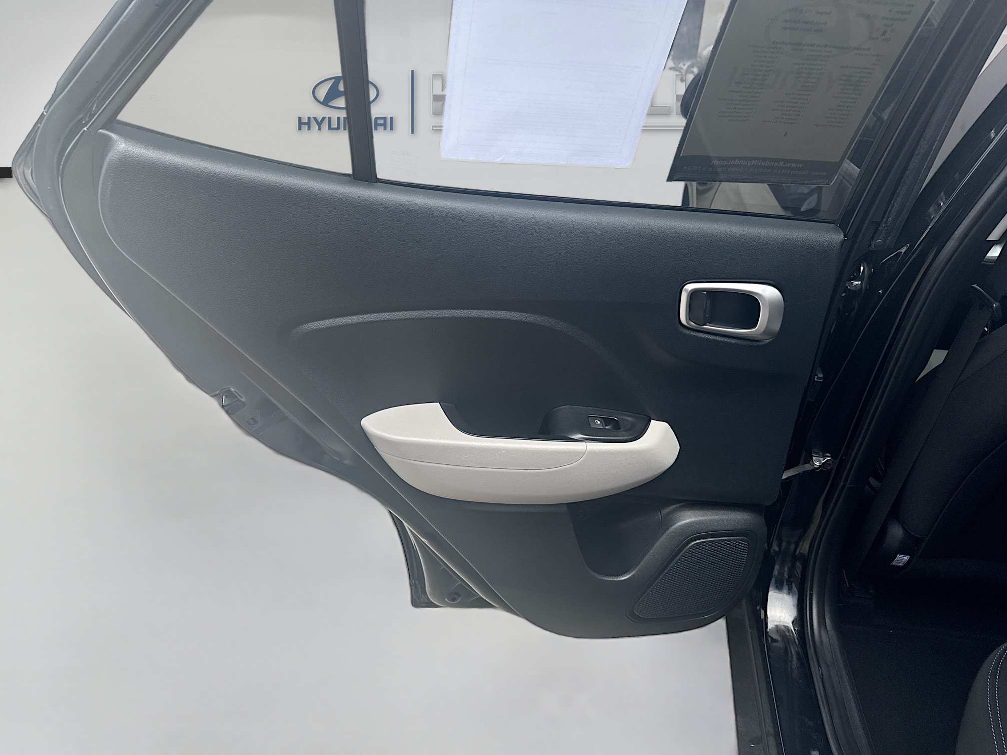 Used 2022 Hyundai Venue SEL FWD image 22