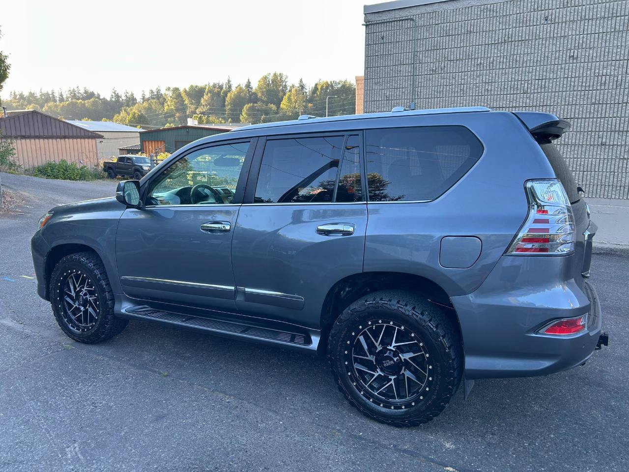 Used 2018 Lexus GX 460 w/ Navigation Package AWD/4WD image 7