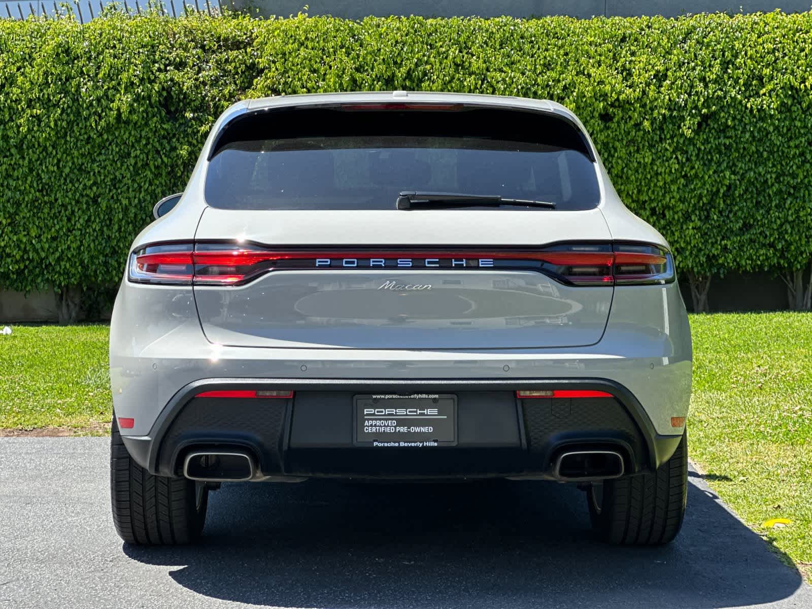 Certified 2025 Porsche Macan AWD/4WD image 7