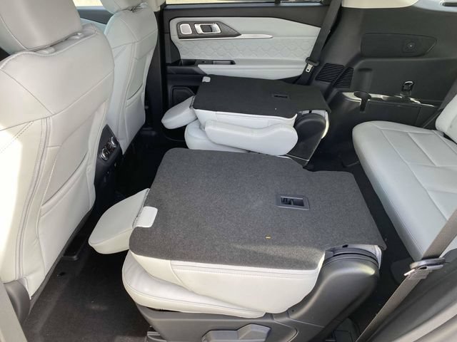 New 2026 Ford Explorer Platinum w/ LUX Leather Package AWD/4WD image 11