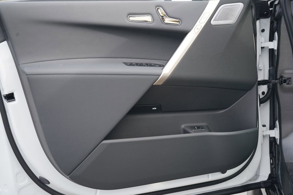 New 2026 BMW iX xDrive45 w/ Executive Package image 9