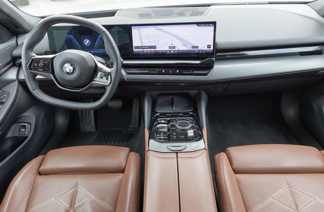 Certified 2024 BMW 530i xDrive w/ Premium Package image 22