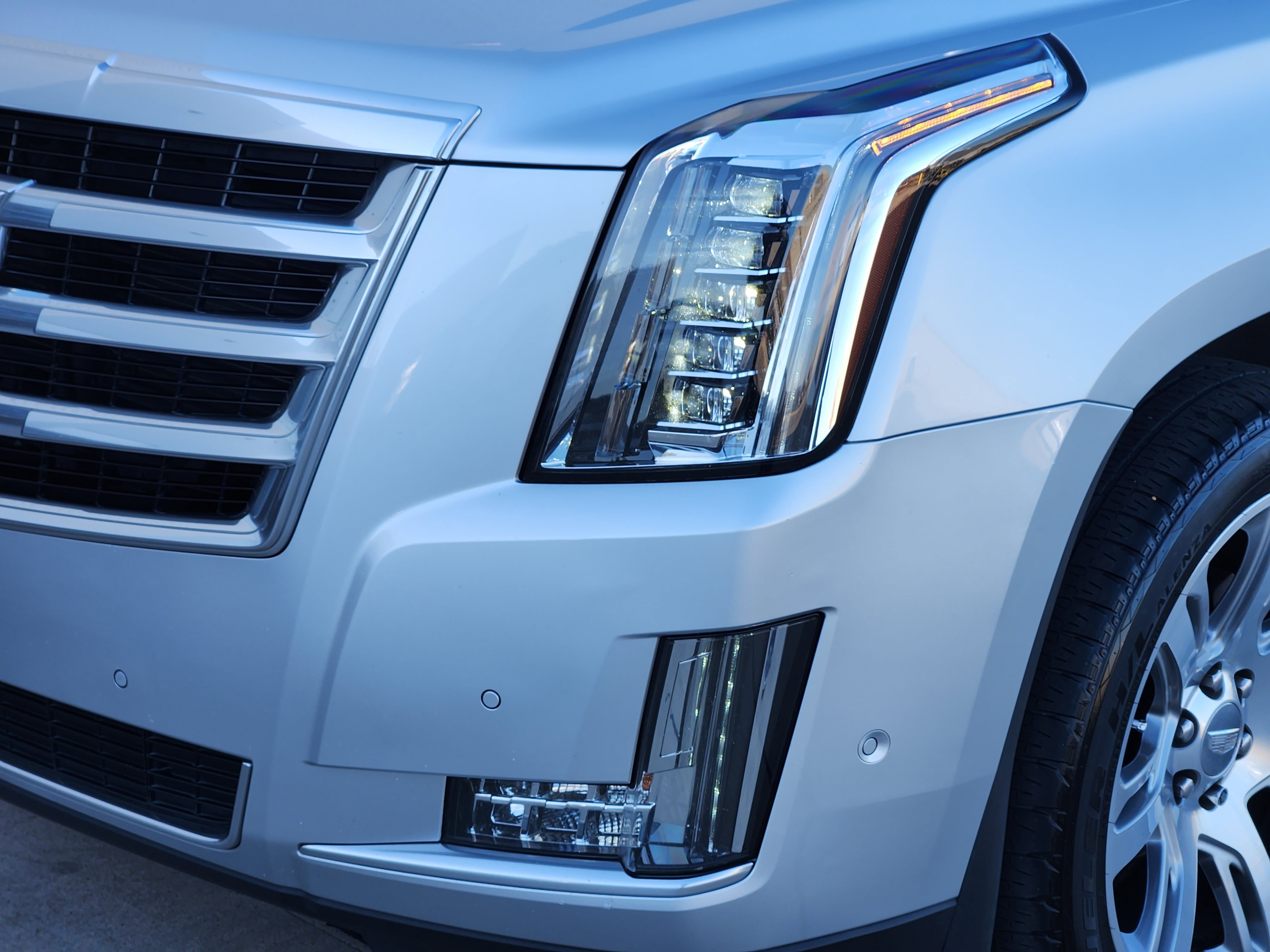 Used 2017 Cadillac Escalade Luxury image 8