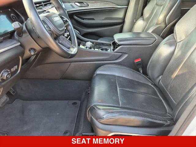 Certified 2022 Jeep Grand Cherokee L Overland w/ Luxury Tech Group IV AWD/4WD image 15
