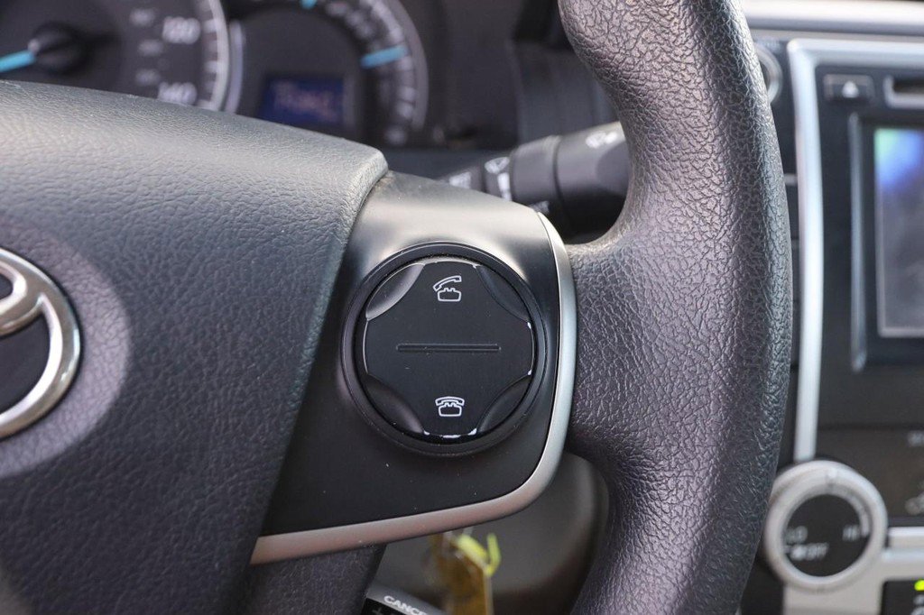 Used 2012 Toyota Camry LE image 12
