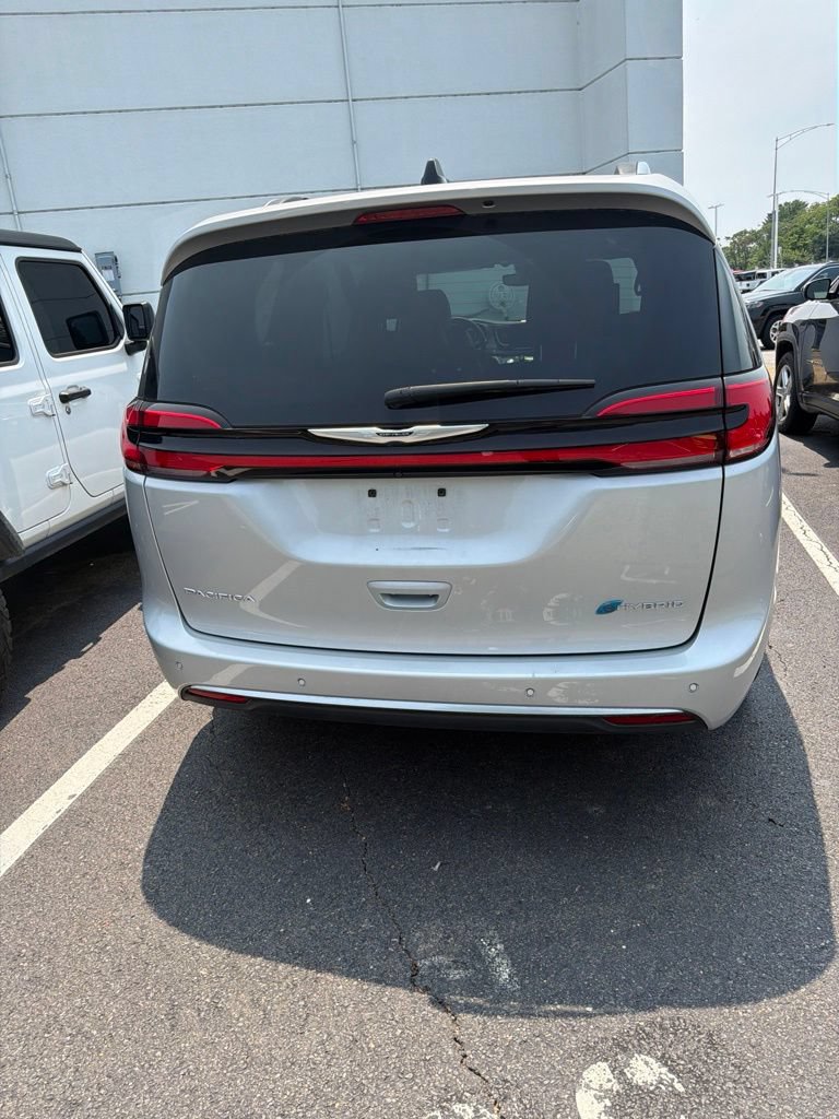Used 2024 Chrysler Pacifica Pinnacle FWD image 4