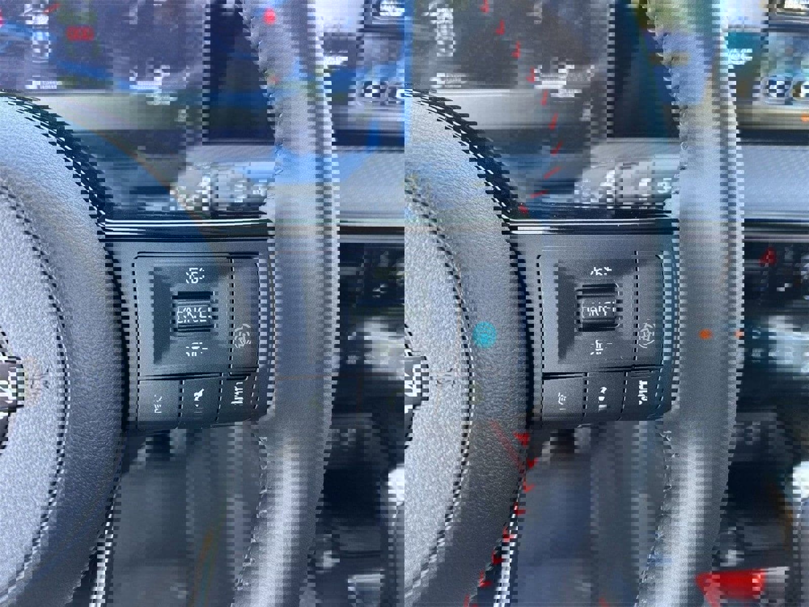 New 2025 Nissan Kicks SR image 32