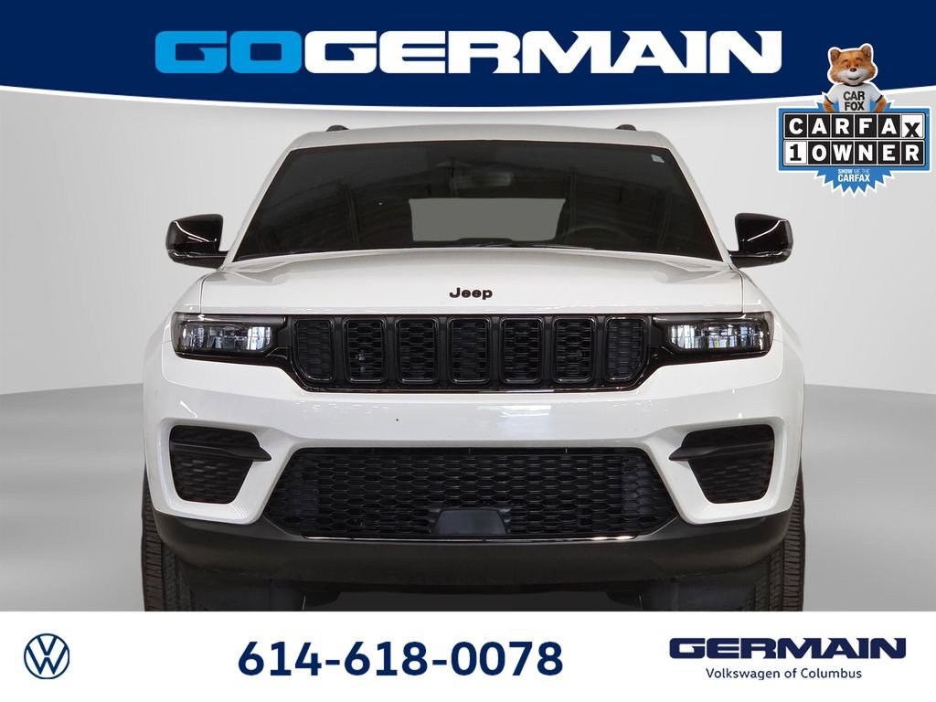 Used 2023 Jeep Grand Cherokee Altitude AWD/4WD image 4