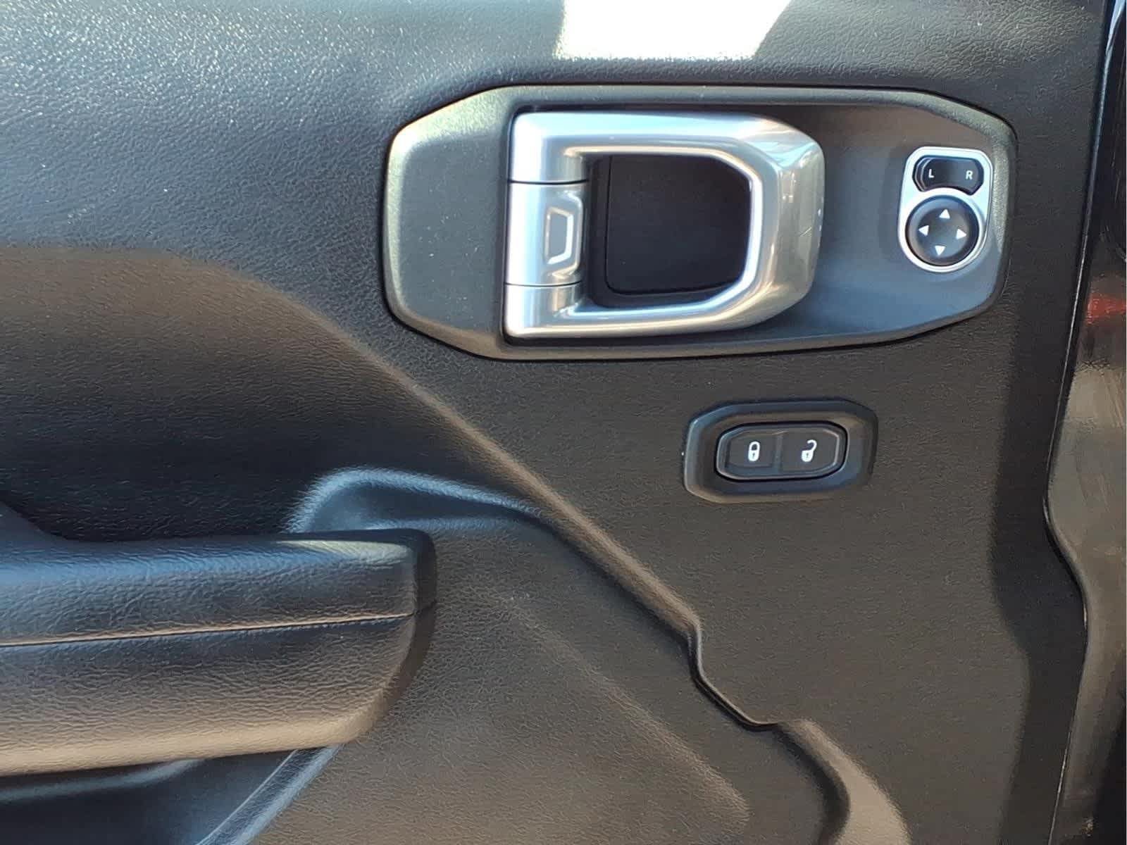 Used 2024 Jeep Wrangler Unlimited Sport AWD/4WD image 12