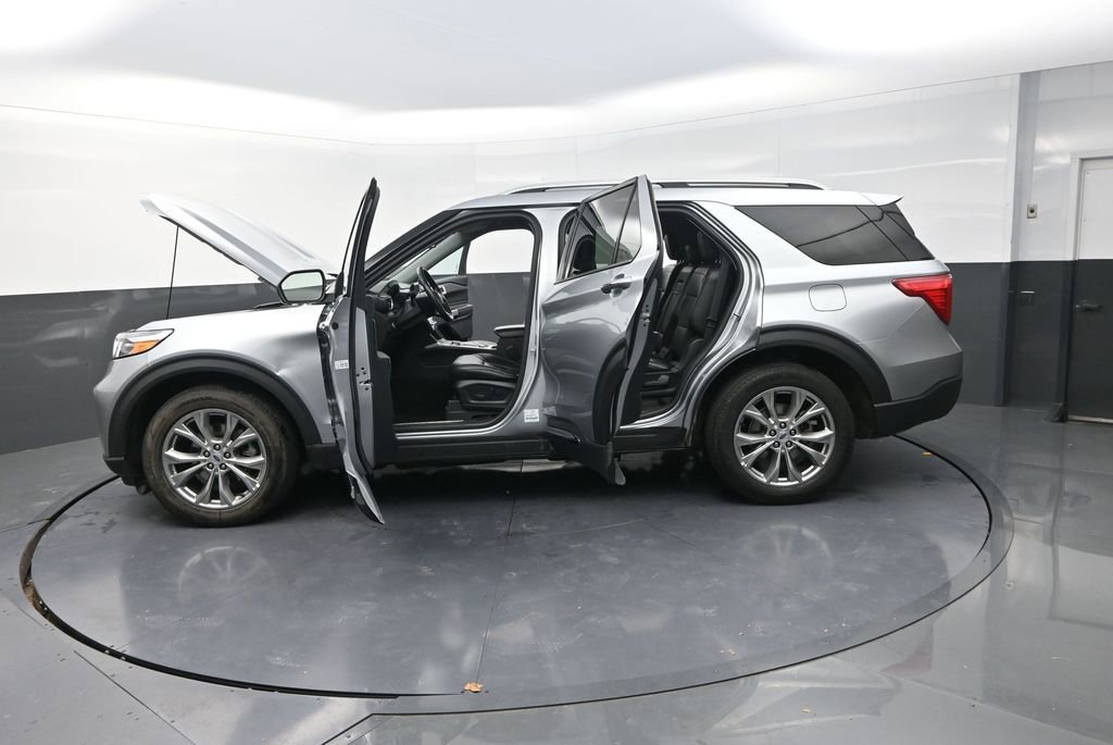 Used 2023 Ford Explorer Limited image 32