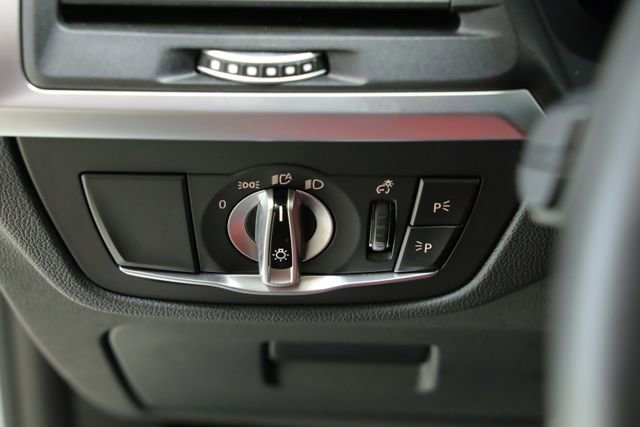 Used 2024 BMW X3 sDrive30i w/ Premium Package w/ZPA image 31