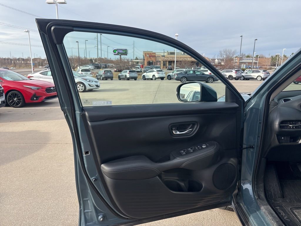 Used 2024 Honda HR-V EX-L image 9
