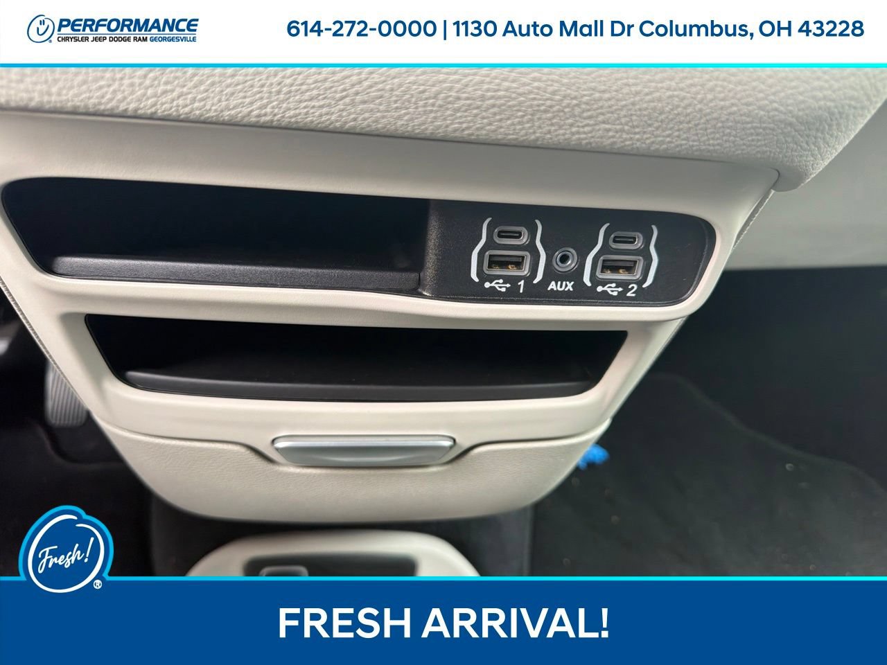Used 2024 Chrysler Pacifica Limited FWD image 24