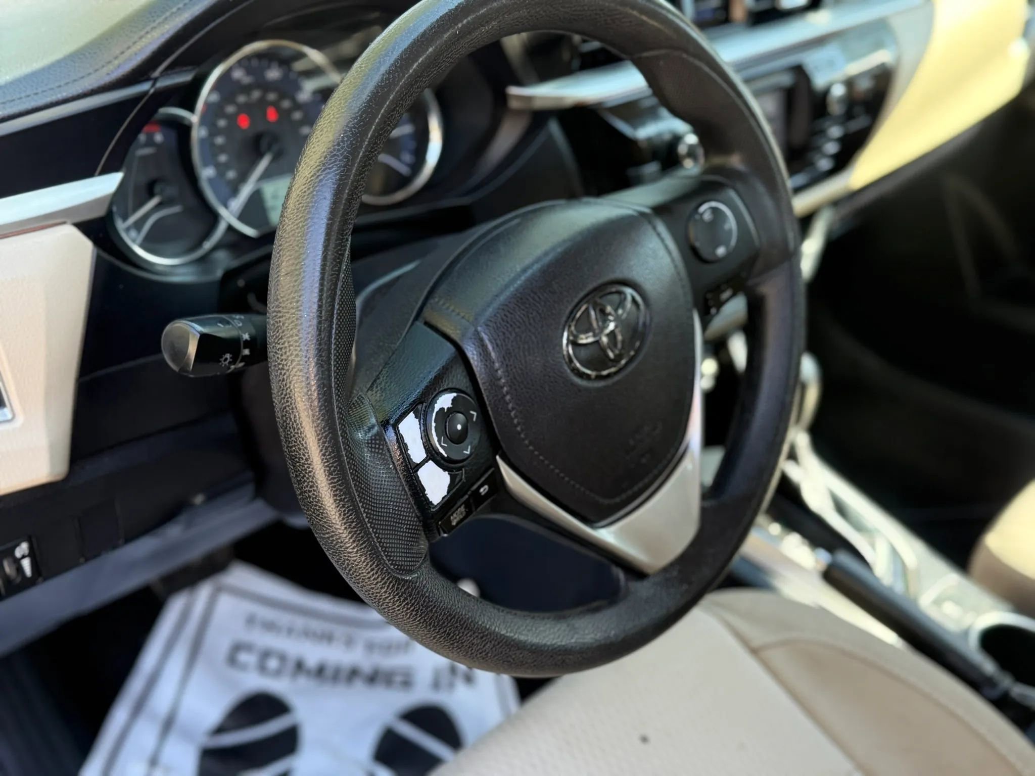 Used 2014 Toyota Corolla LE FWD image 12