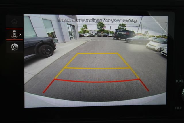 Certified 2024 Kia Carnival LX FWD image 6
