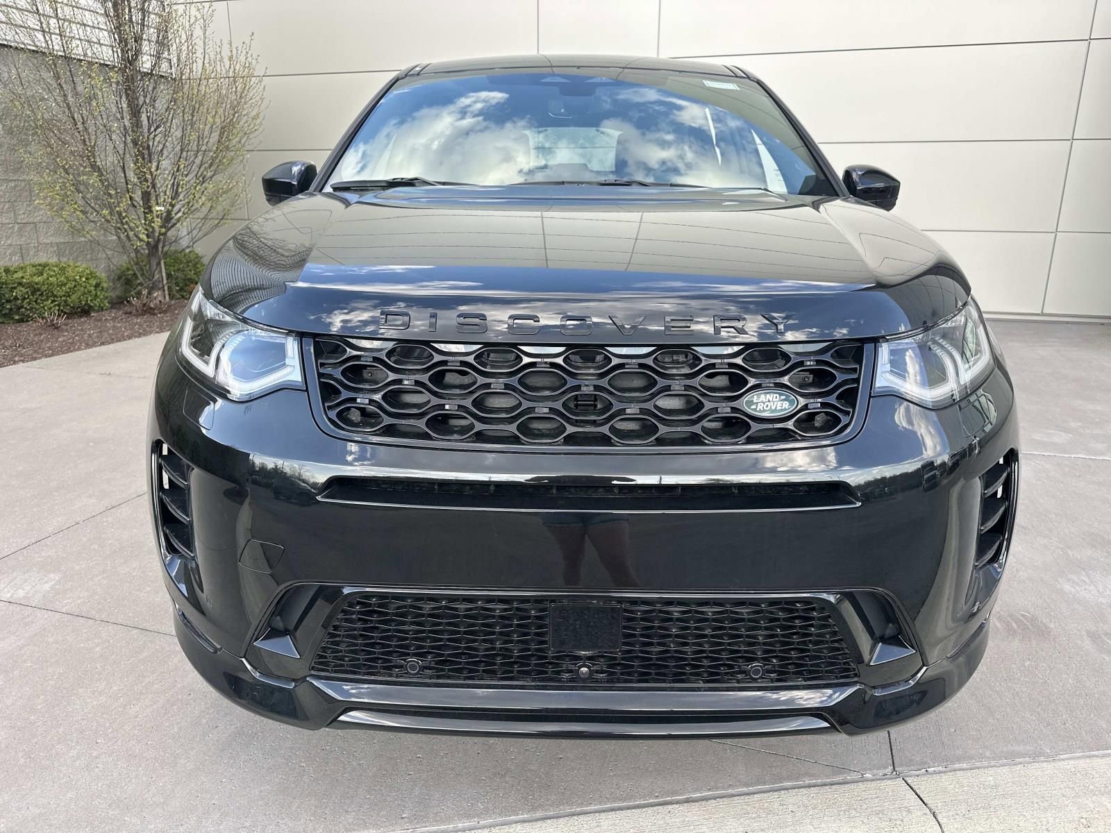 New 2026 Land Rover Discovery Sport Landmark image 2