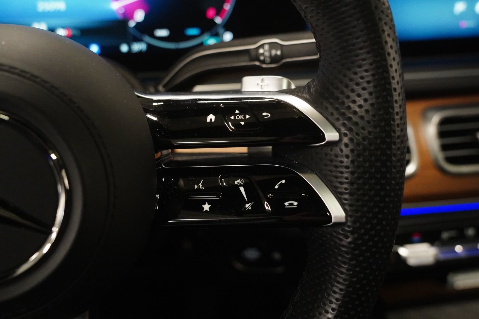 Certified 2024 Mercedes-Benz GLS 580 4MATIC image 19