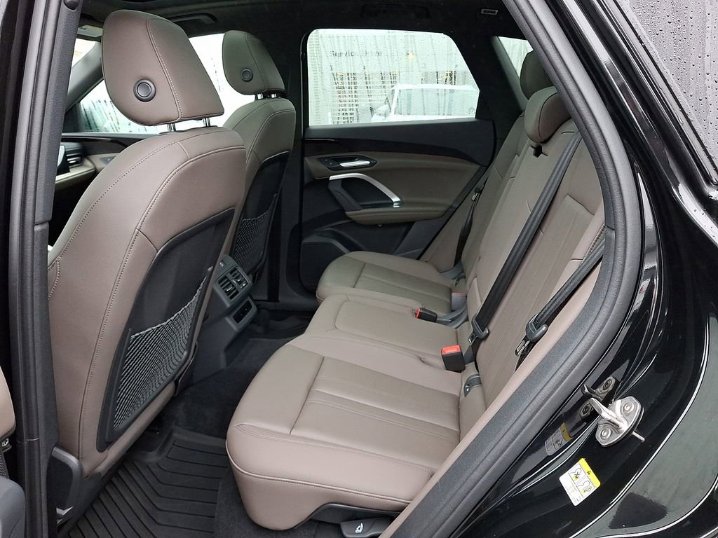Certified 2025 Audi Q5 Premium w/ Convenience Package image 10