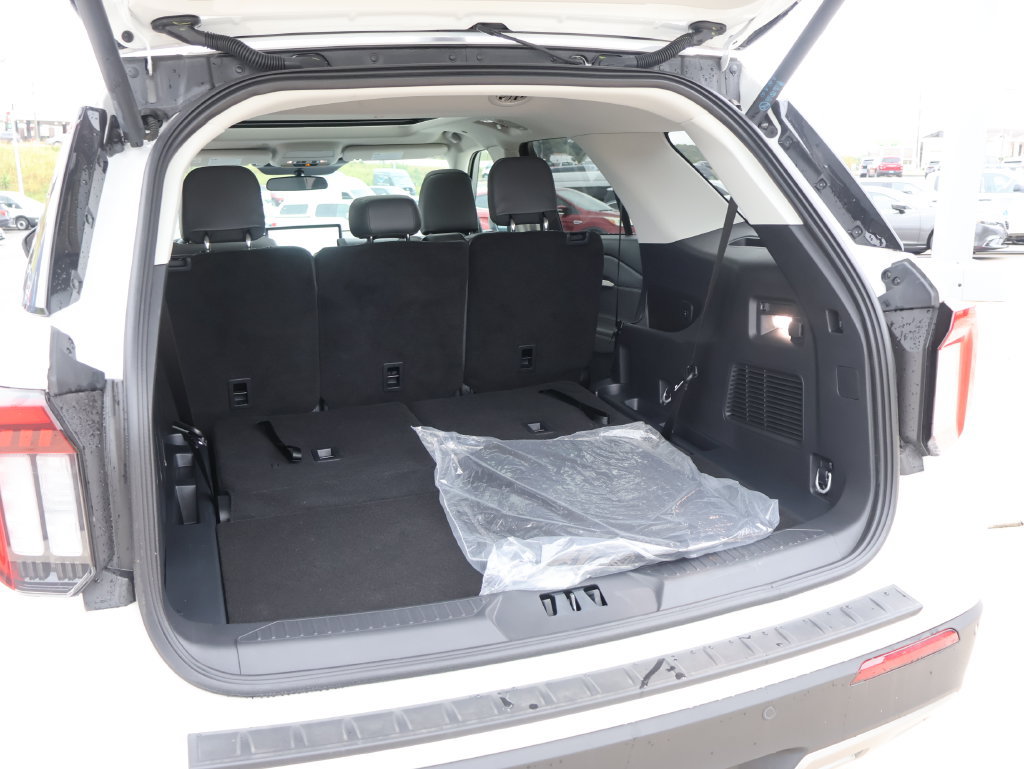 New 2026 Ford Explorer Active w/ Active Comfort Package AWD/4WD image 16