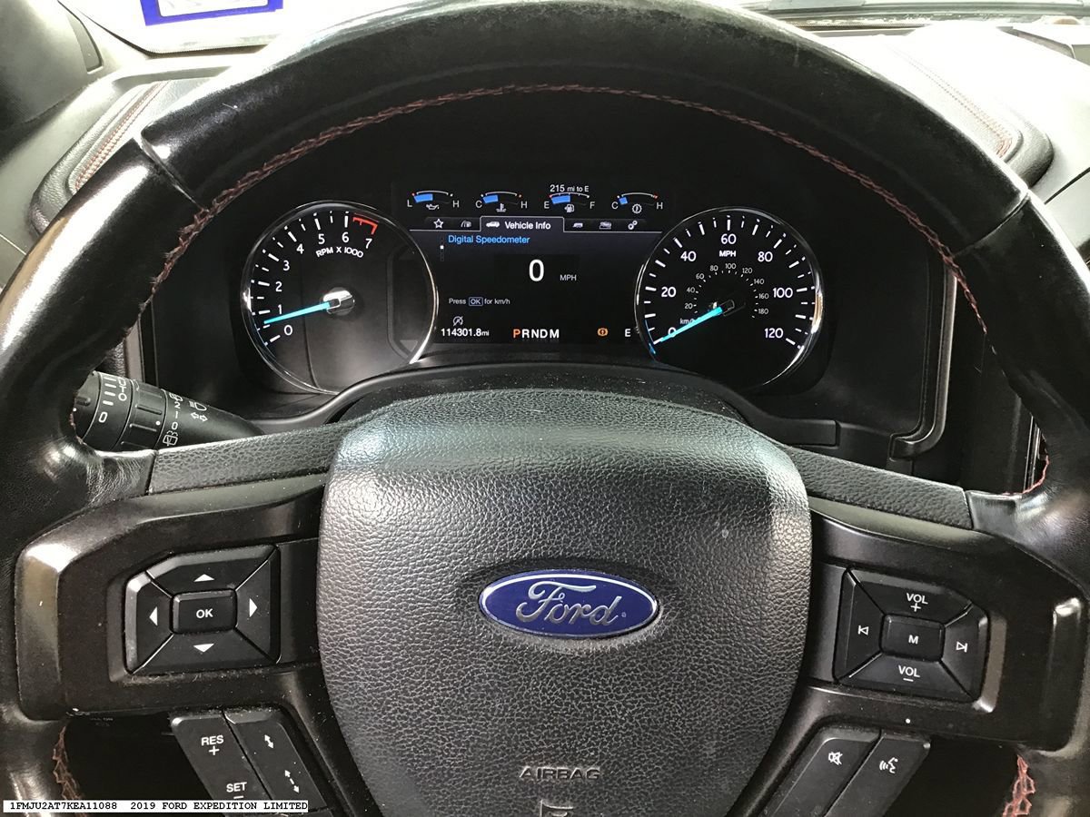 Used 2019 Ford Expedition Limited w/ Equipment Group 303A AWD/4WD image 8