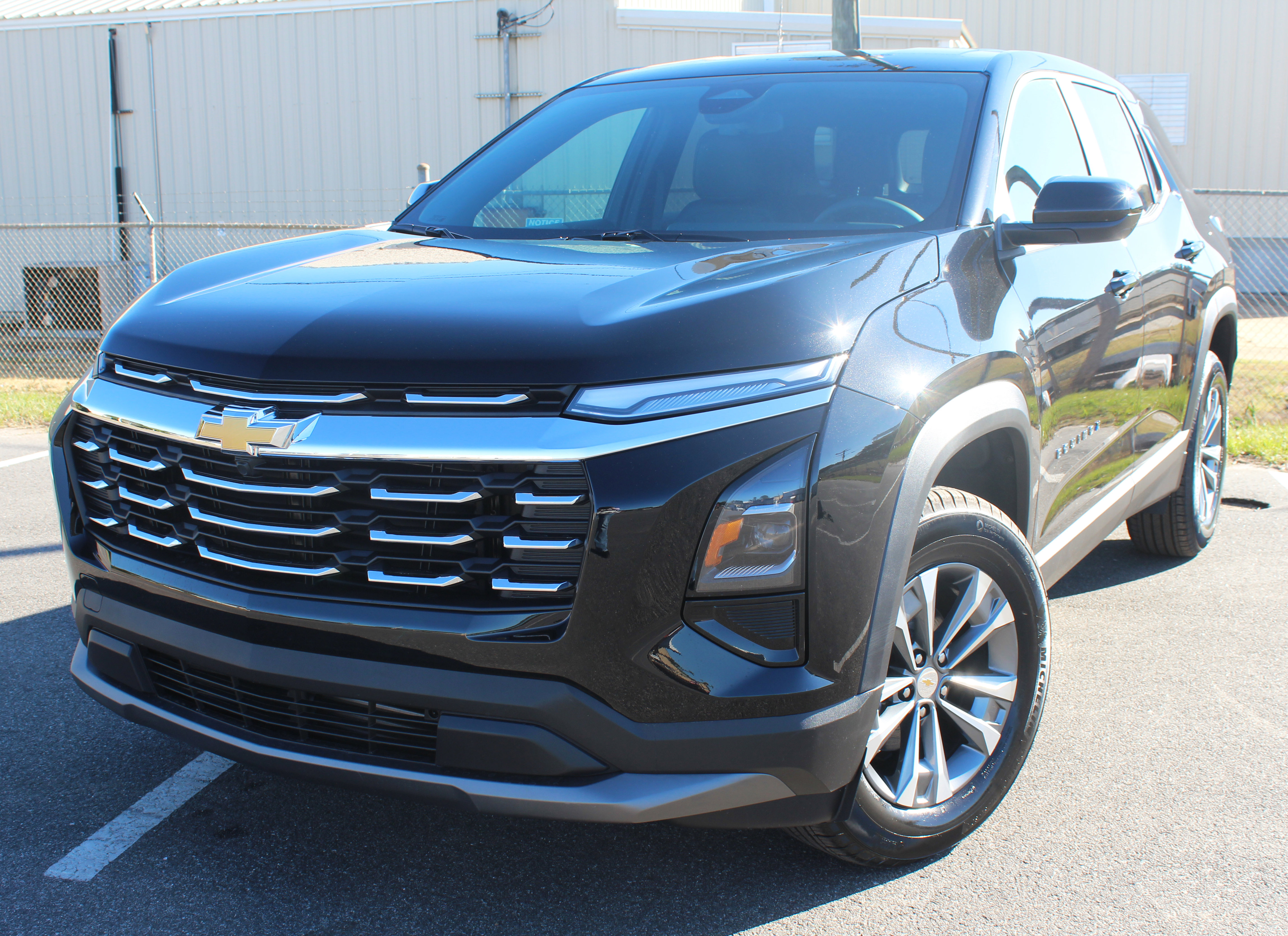 New 2026 Chevrolet Equinox LT w/ Convenience Package II image 1