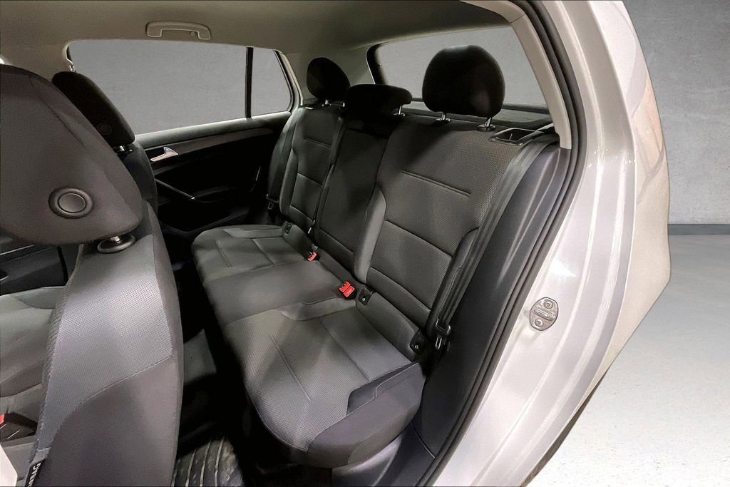 Used 2019 Volkswagen e-Golf SE w/ Driver Assistance Package FWD image 22