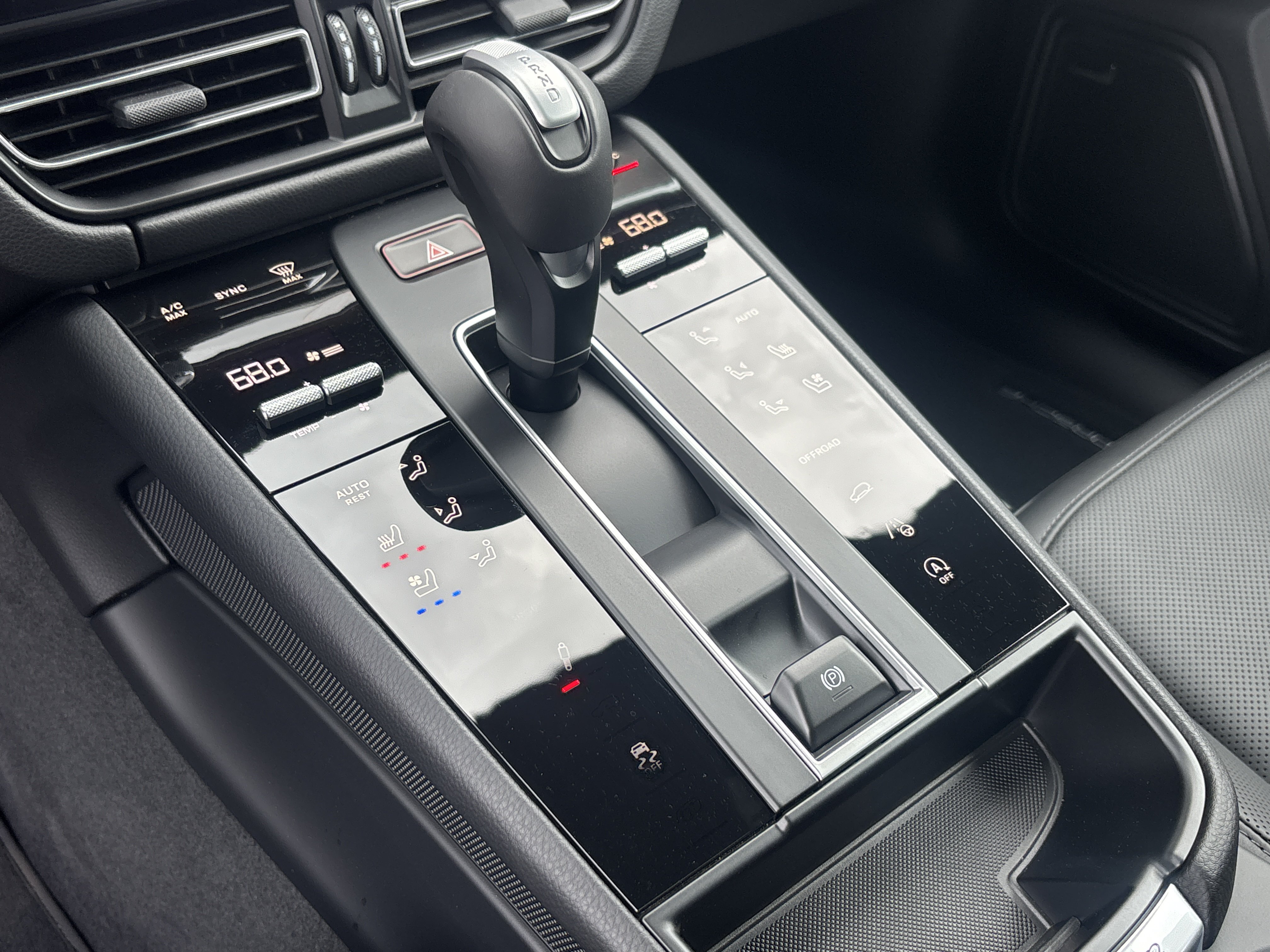 New 2026 Porsche Macan Turbo AWD/4WD image 18