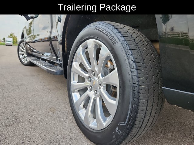 Used 2020 Chevrolet Silverado 1500 High Country w/ Technology Package AWD/4WD image 18