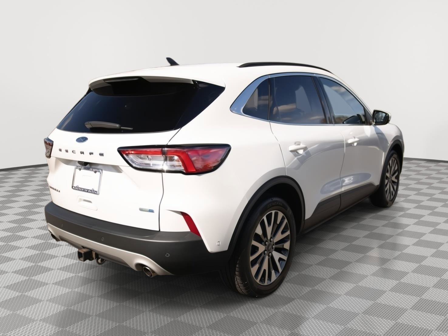 Used 2020 Ford Escape Titanium image 23