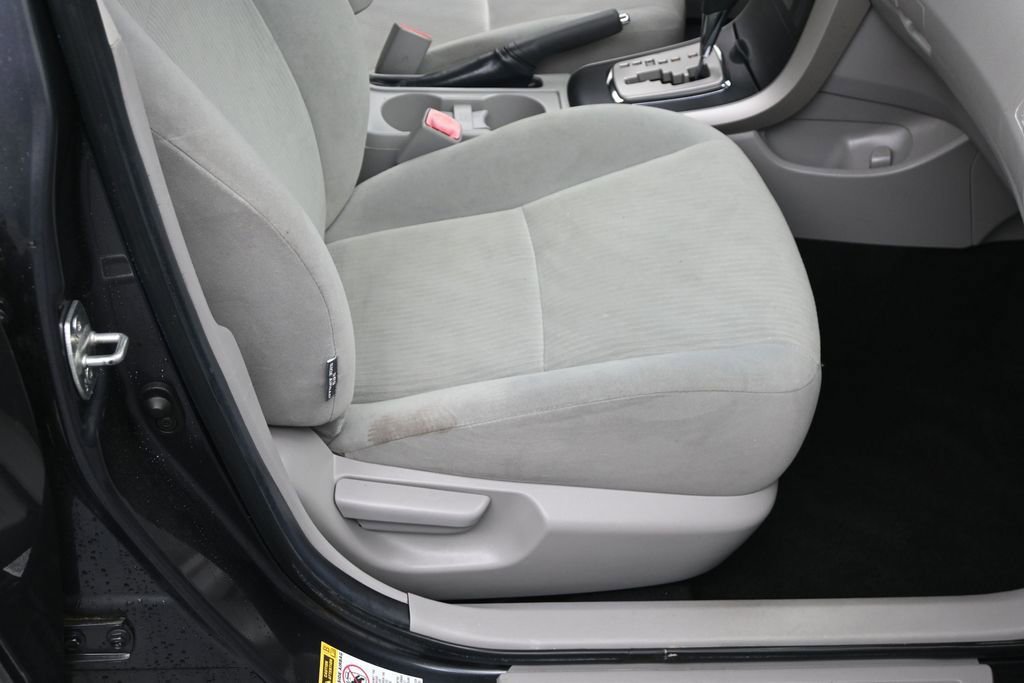 Used 2010 Toyota Corolla LE FWD image 10