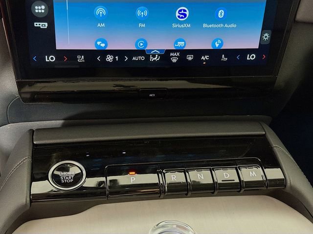 New 2026 Lincoln Navigator L Premier AWD/4WD image 17