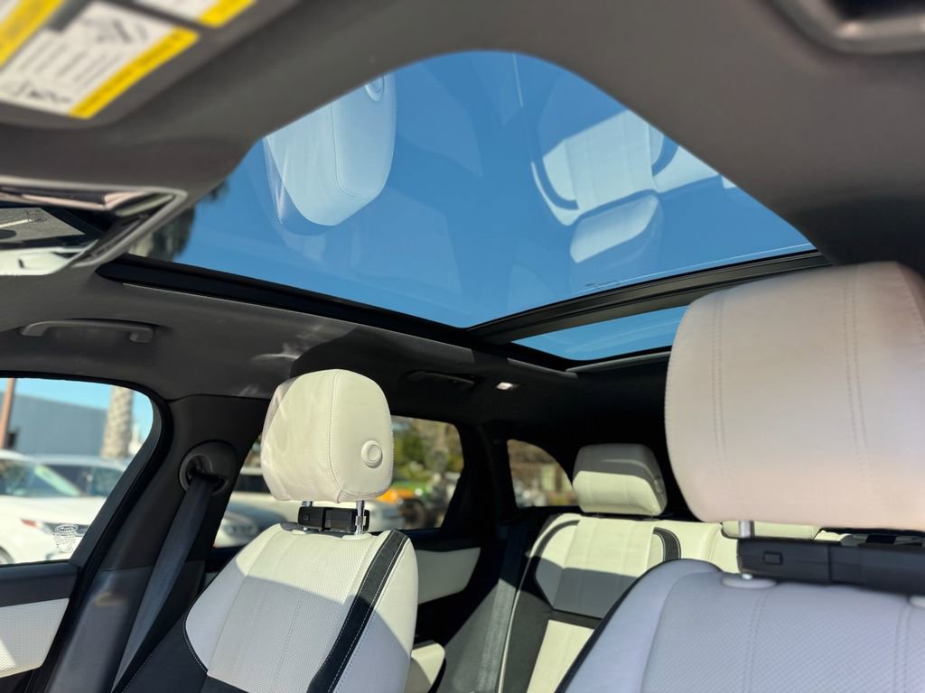 Used 2019 Land Rover Range Rover Velar R-Dynamic SE image 13