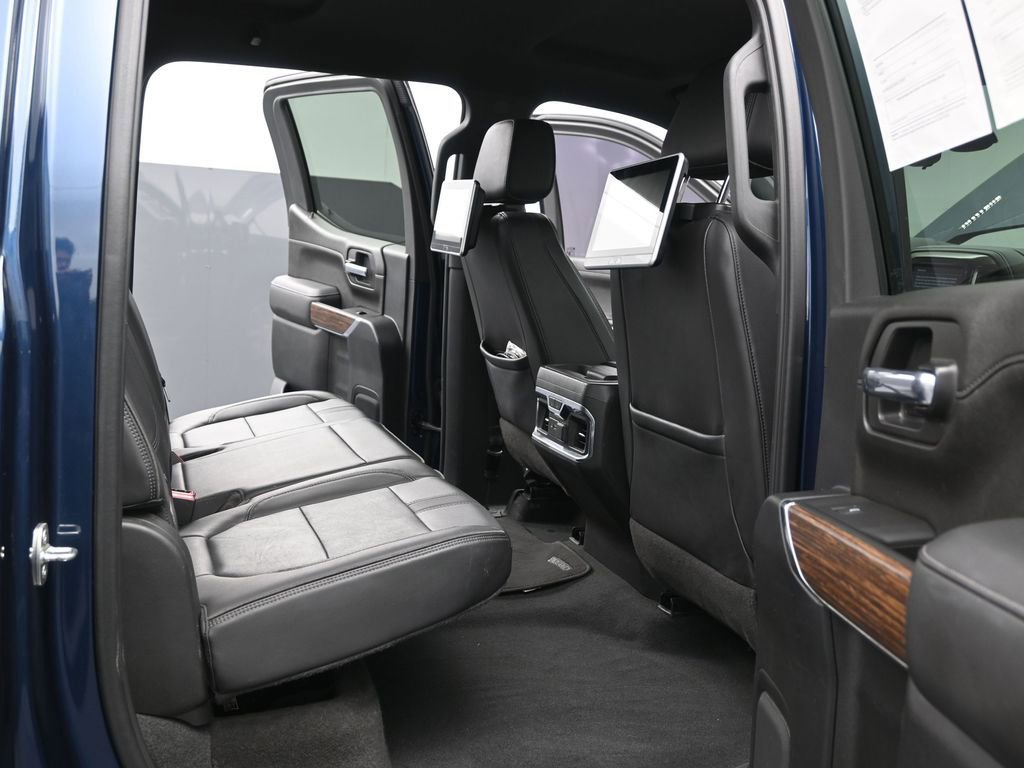 Used 2021 Chevrolet Silverado 1500 High Country w/ Technology Package image 17