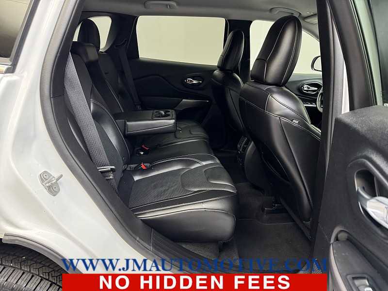 Used 2019 Jeep Cherokee Limited image 17