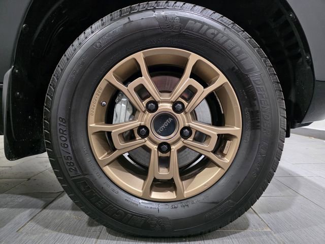 Used 2021 Toyota Land Cruiser Heritage Edition image 27