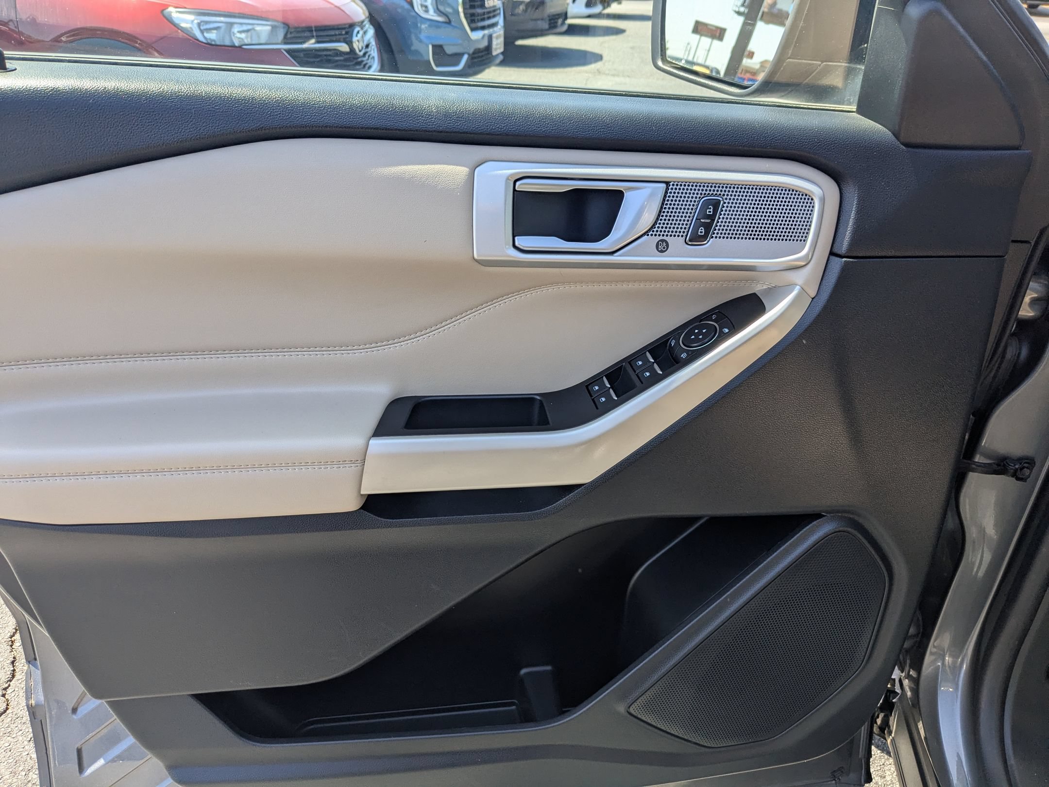Used 2023 Ford Explorer Limited RWD image 11