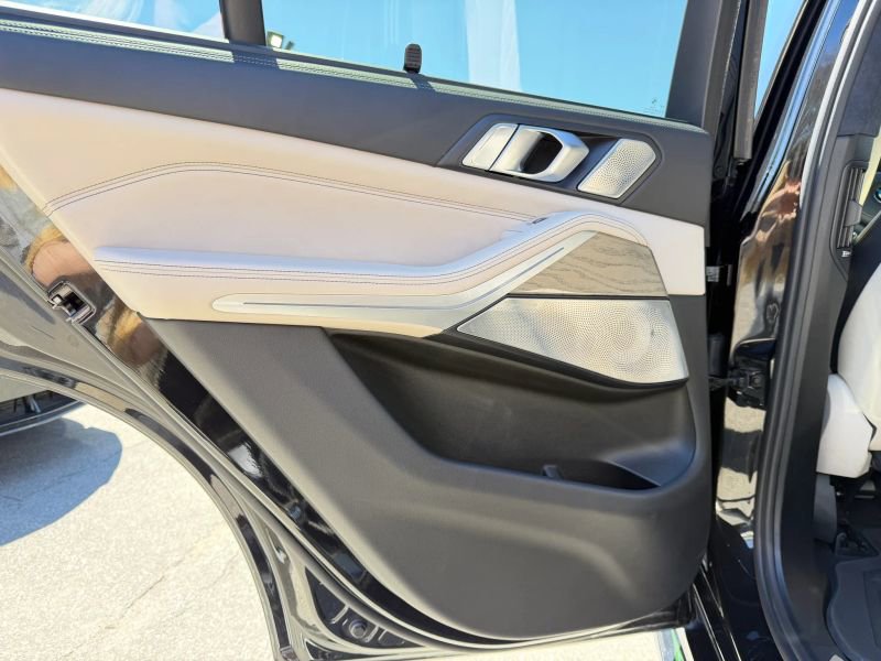 Used 2020 BMW X5 M50i w/ Executive Package image 14