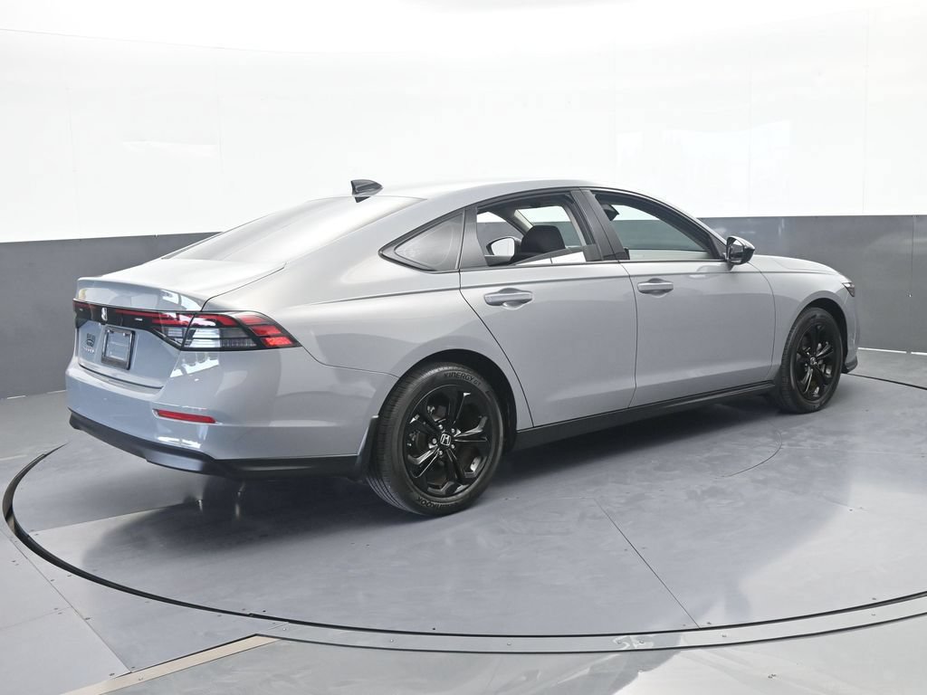 Used 2025 Honda Accord SE image 6