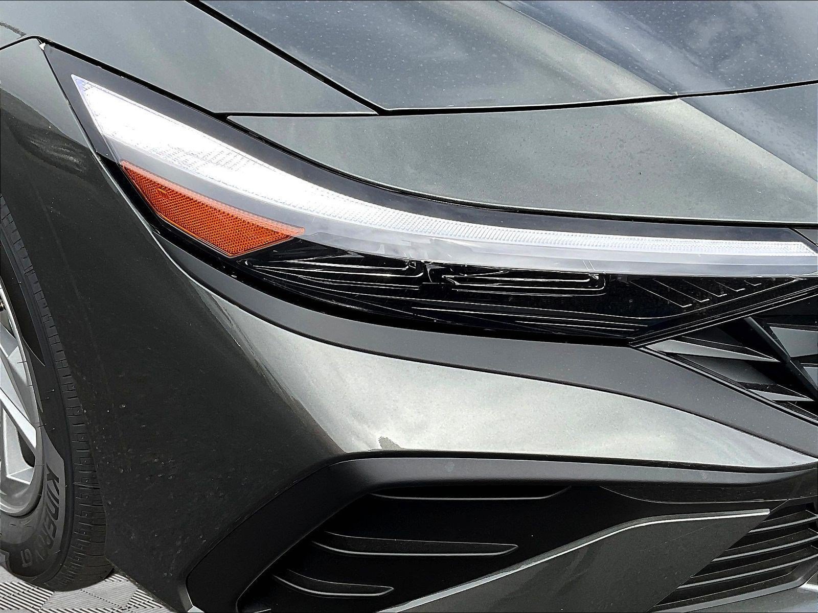 New 2026 Hyundai Elantra SE FWD image 8