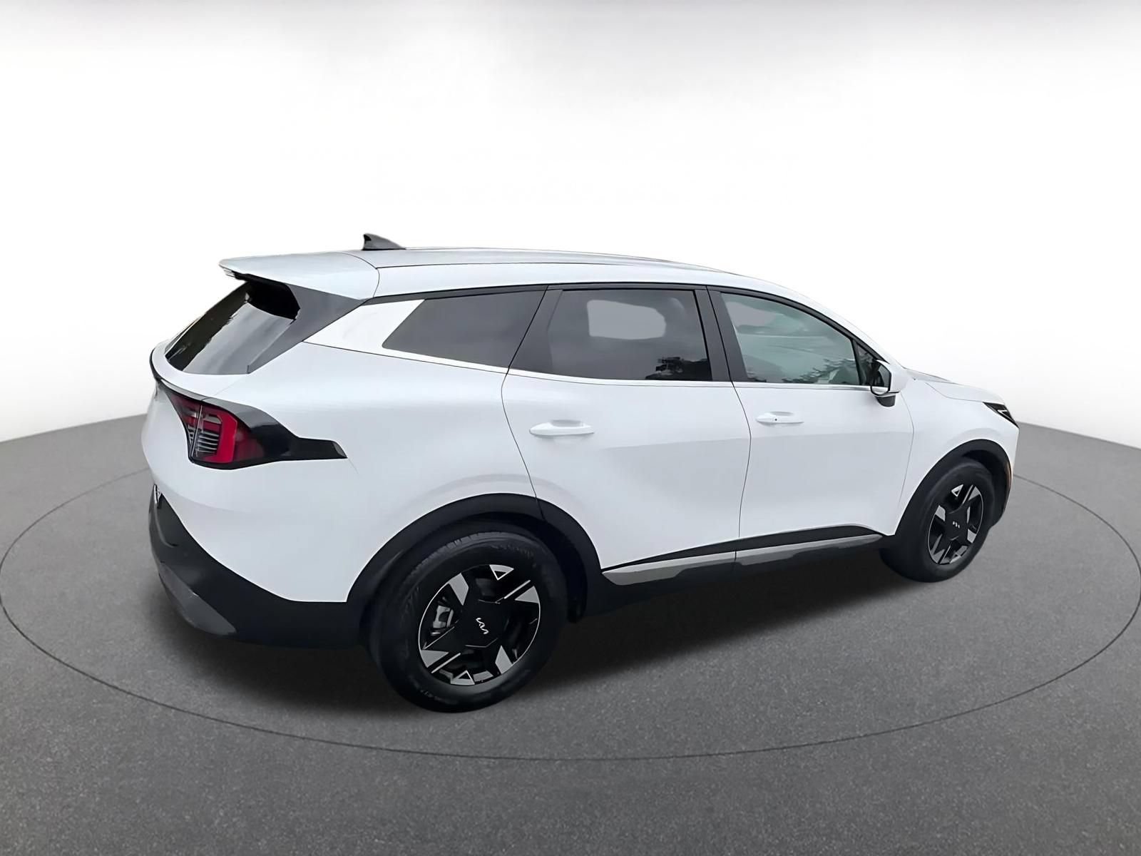 Used 2026 Kia Sportage LX FWD image 11