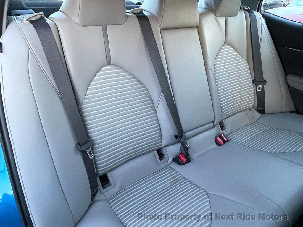 Used 2018 Toyota Camry SE image 20