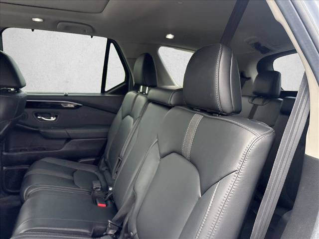 Used 2025 Honda Pilot Touring image 24