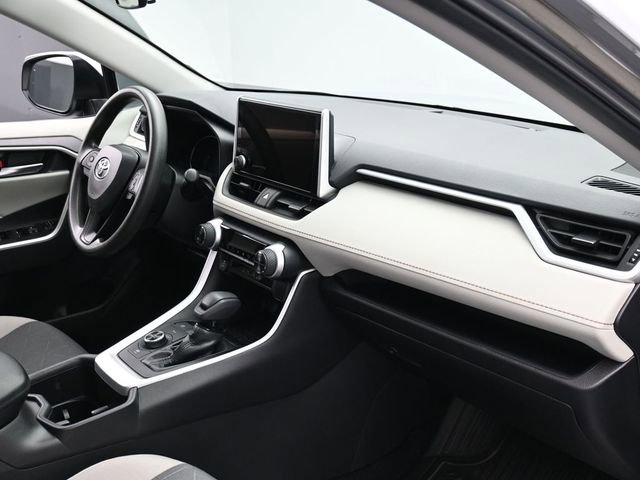 Used 2024 Toyota RAV4 XLE image 28