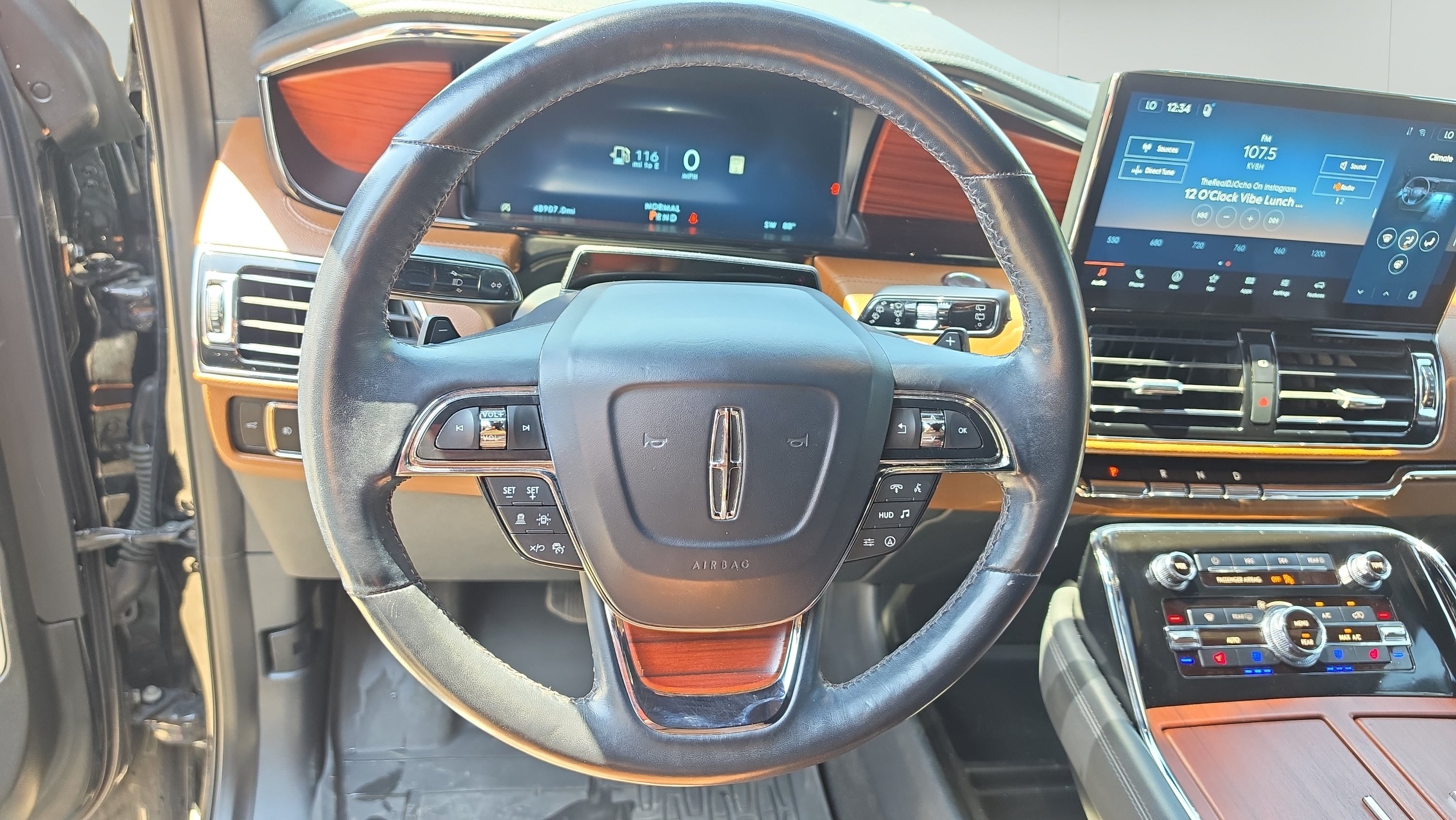 Used 2023 Lincoln Navigator Reserve AWD/4WD image 11