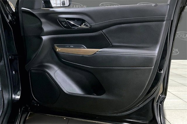 Certified 2023 GMC Acadia SLE w/ Driver Convenience Package image 12