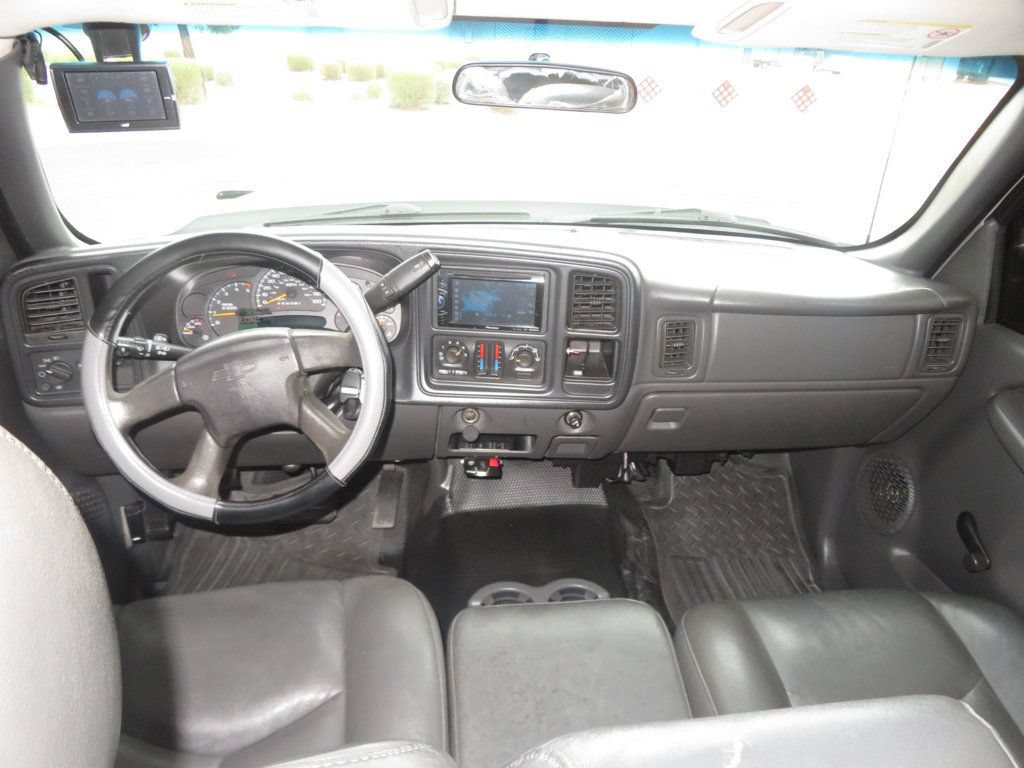 Used 2006 Chevrolet Silverado 2500 2WD Crew Cab image 39