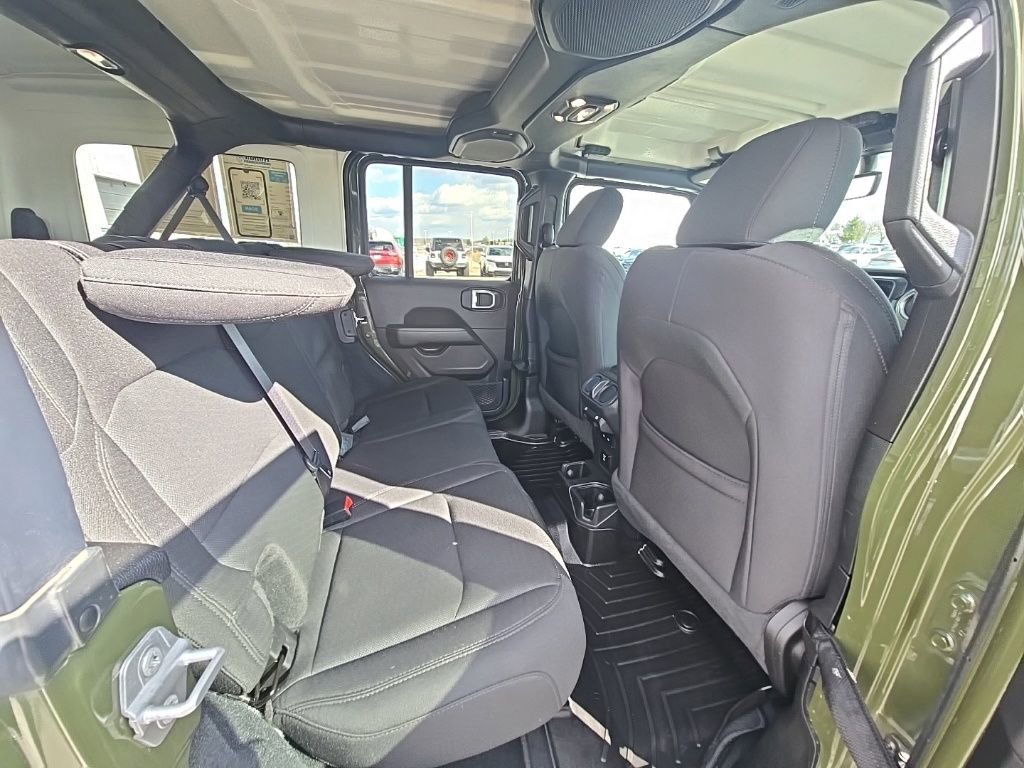 Used 2022 Jeep Wrangler Unlimited Sahara w/ Dual Top Group image 29